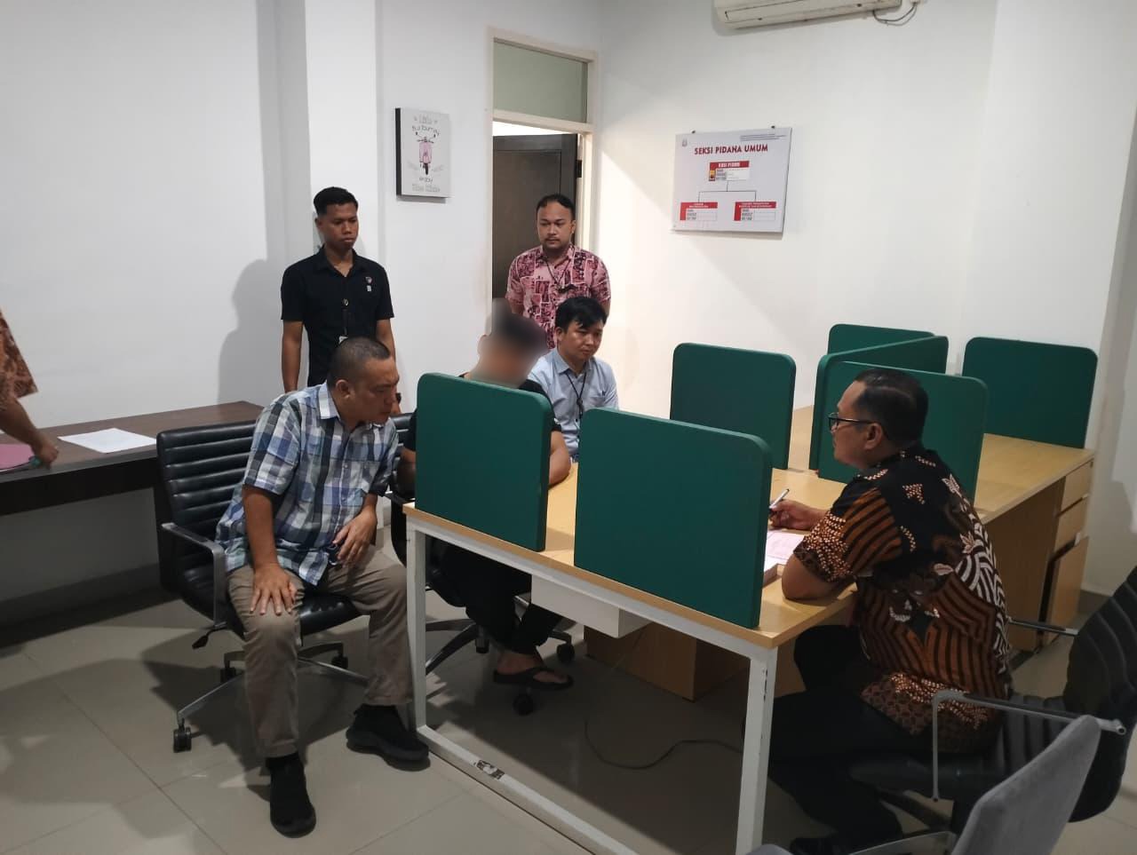 Tersangka Penipuan Rp 125 Juta di Banggai Resmi Diserahkan ke Kejari